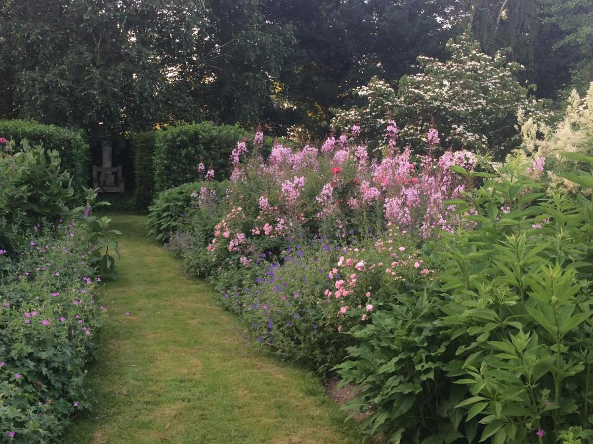 Bed And Garden Alde Coninckshof Bed and Breakfast Weurt Eksteriør billede
